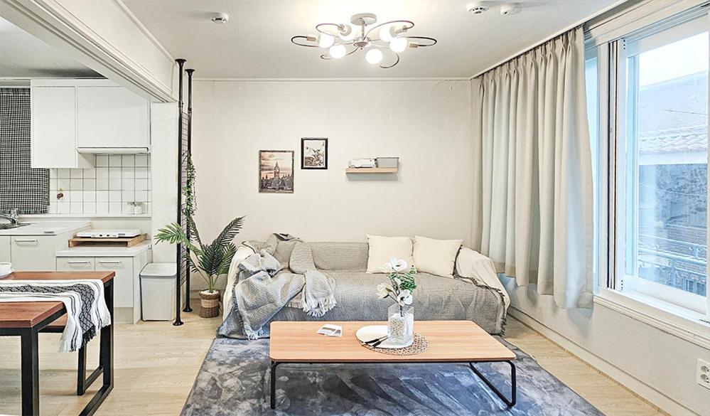 Cozy Near Hongdae & Sinchon Station 4min For Max 6 Villa